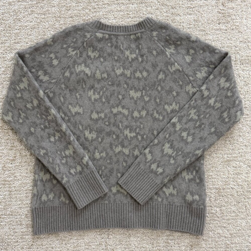 Athleta Hawthorn Textured Crew Sweater XS Gray Merino Wool GrandpaCore - Picture 4 of 4